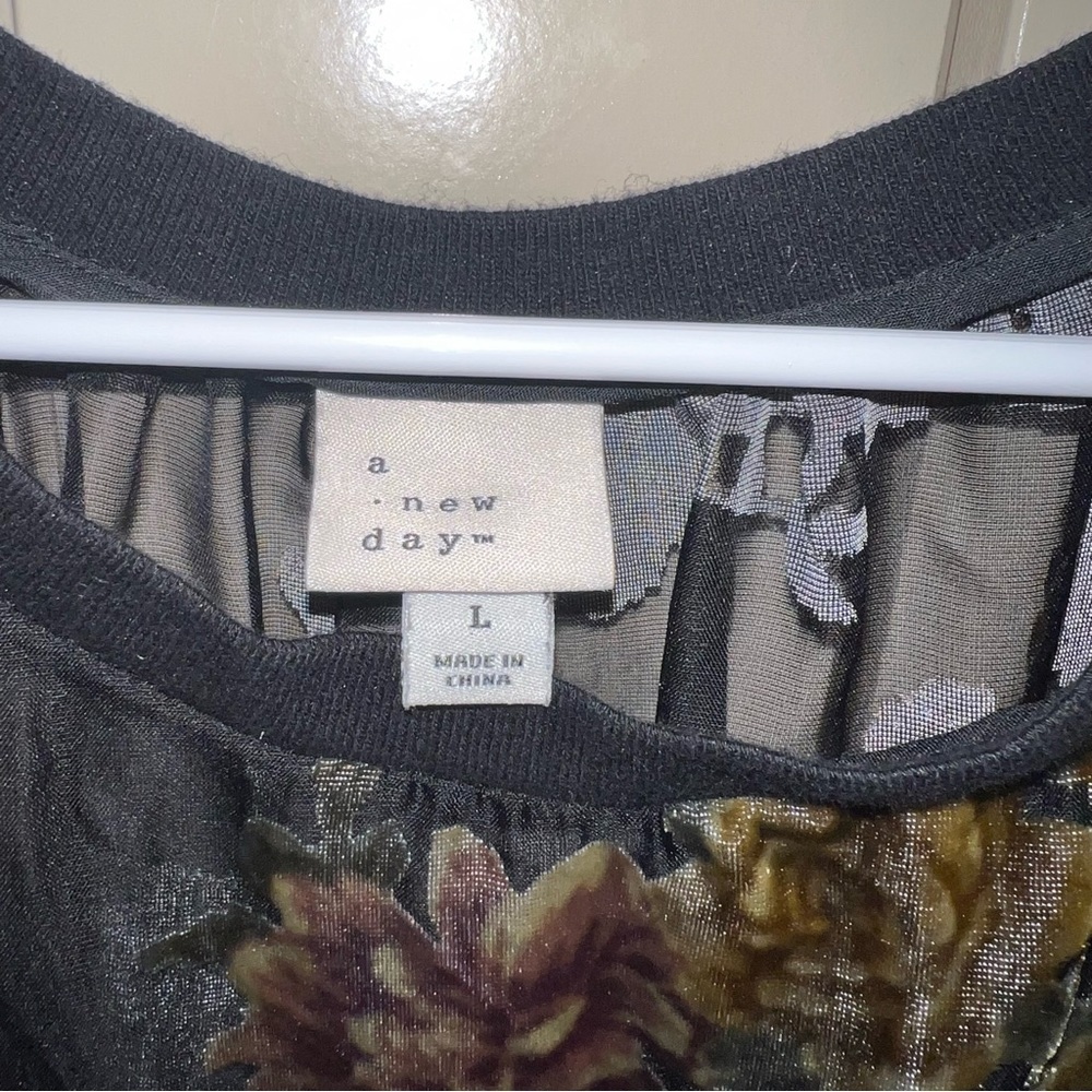 A New Day Sheer Velvet Floral Long Sleeve Blouse Size Large - Picture 2 of 9